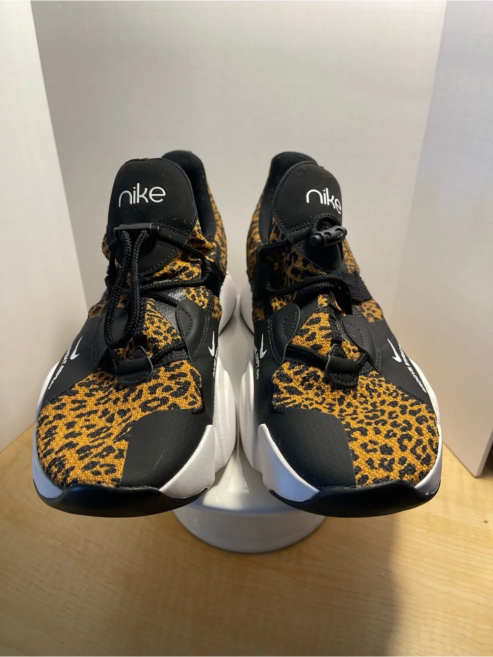 Nike SuperRep Groove Leopard Womens Athletic Shoes Size 9 - Like New  **